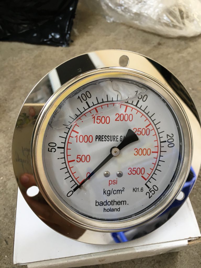 Đồng hồ đo áp suất chân sau có vành