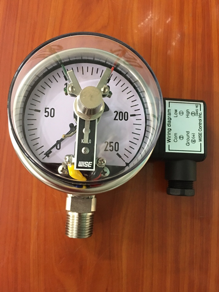 Đồng hồ áp suất 3 kim có tiếp điểm điện Wise Hàn quốc 0-25 bar