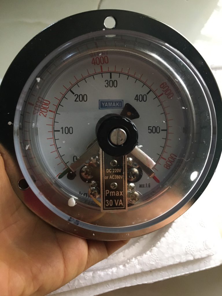 Đồng hồ áp suất 3 kim chân sau mặt 100 600kg
