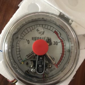 Đồng hồ áp suất chân sau có vành 40 bar