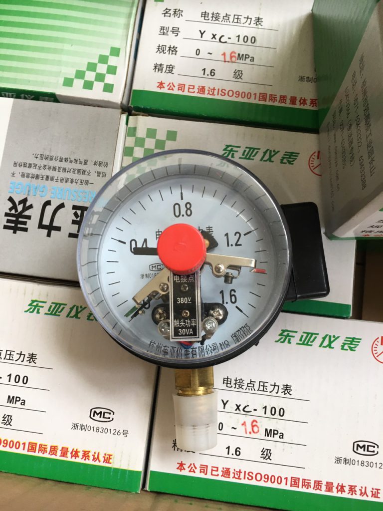 Đồng hồ áp suất 3 kim 1.6 MPA kết nối chân đứng
