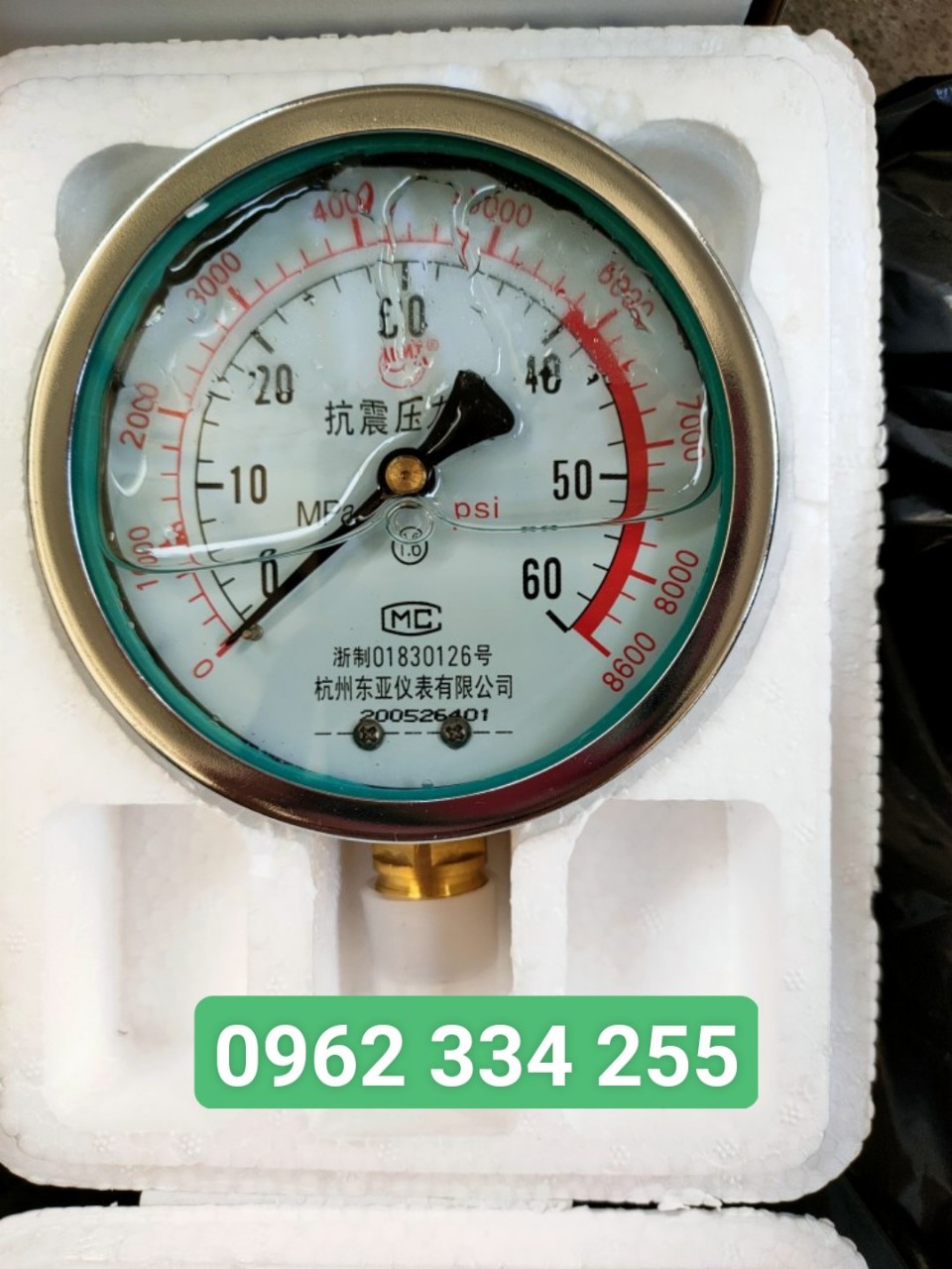 Đồng hồ áp suất dầu 60Mpa chân ren M20*1.5